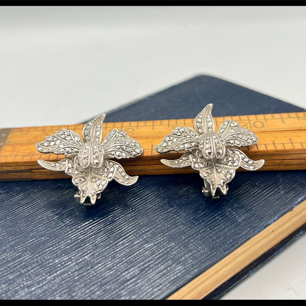Vintage silver clip on marcasite paved iris floral earrings exquisite - Picture 3 of 14